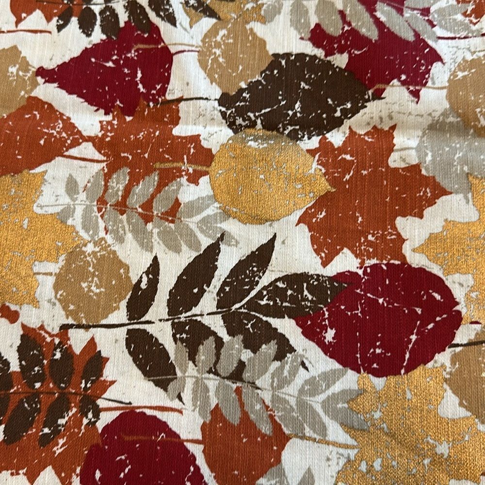 Threshold Leaf Pattern Rectangular Table Cloth 82”x60” - Picture 2 of 5